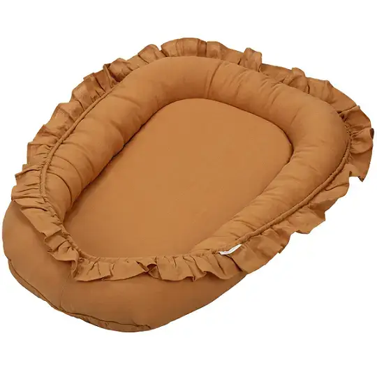 Beställ nu Cotton & Sweets, caramel babynest i 100 % linne