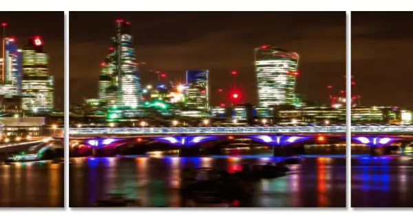 London Skyline i Neon - Tredelat Motiv Kampanjpris