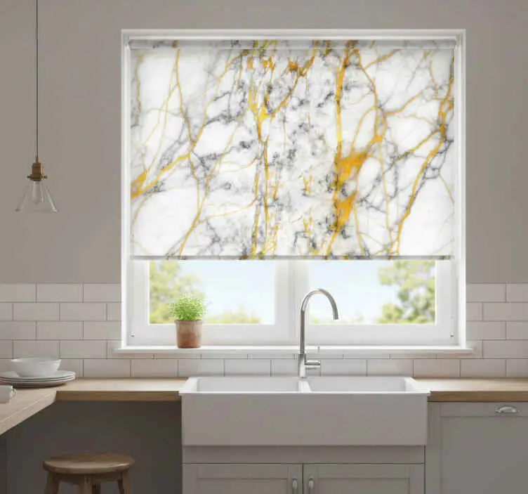 Rullgardin kök i elegant grå och guld marmor Fynd