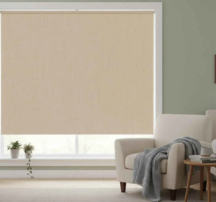 Rea Rullgardin vardagsrum beige med vit kant